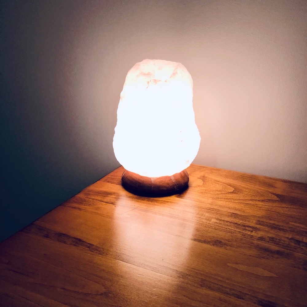 SOLD Rock salt lamp - Picture 3 of 3